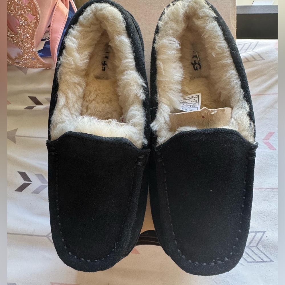 NWT Kids Ugg Ascot slippers